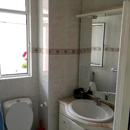 2 Bedrooms With Furnished Balcony And Wifi At * Lisboa